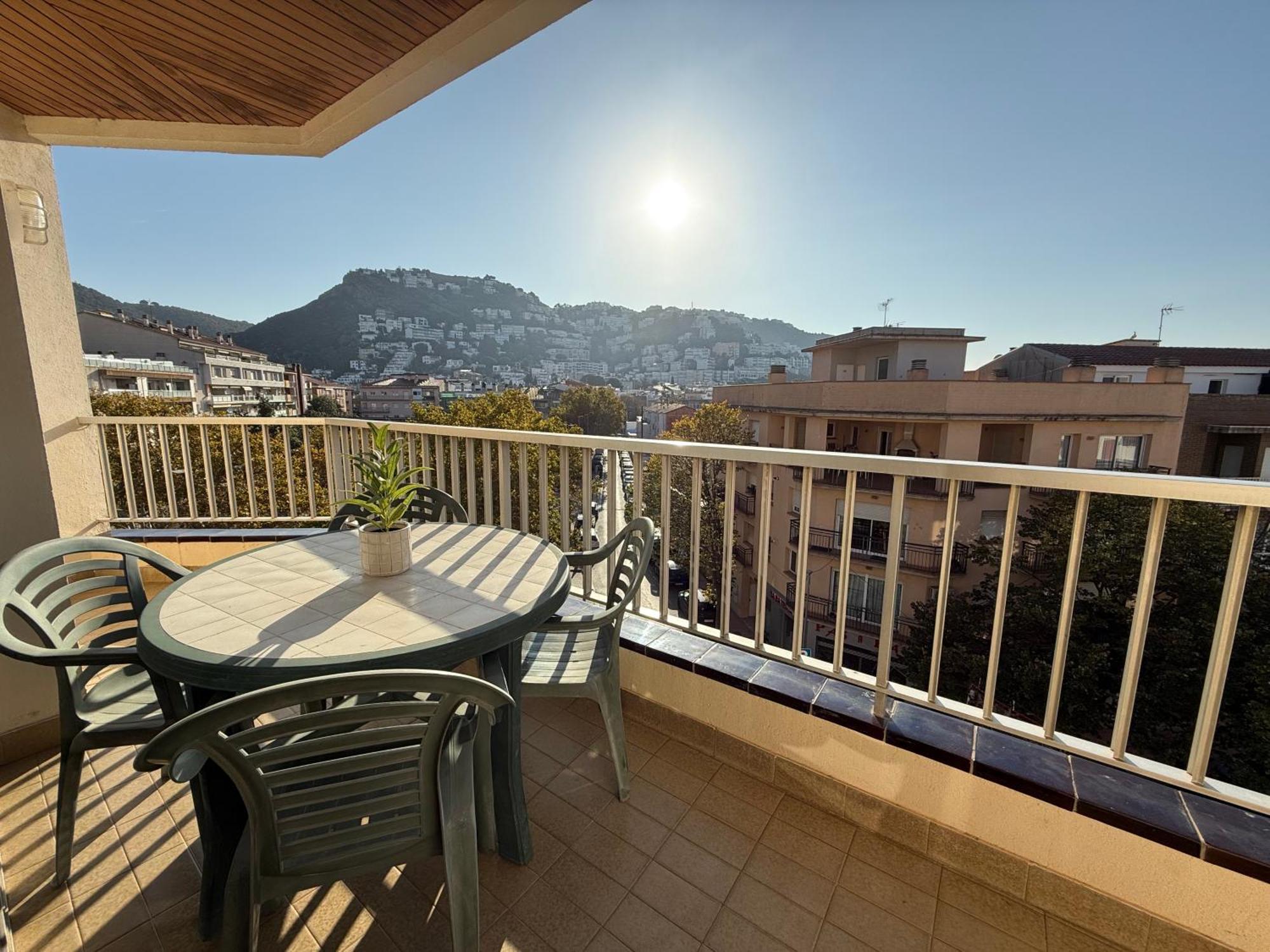 Agi Peater Center Apartment Росес Екстериор снимка