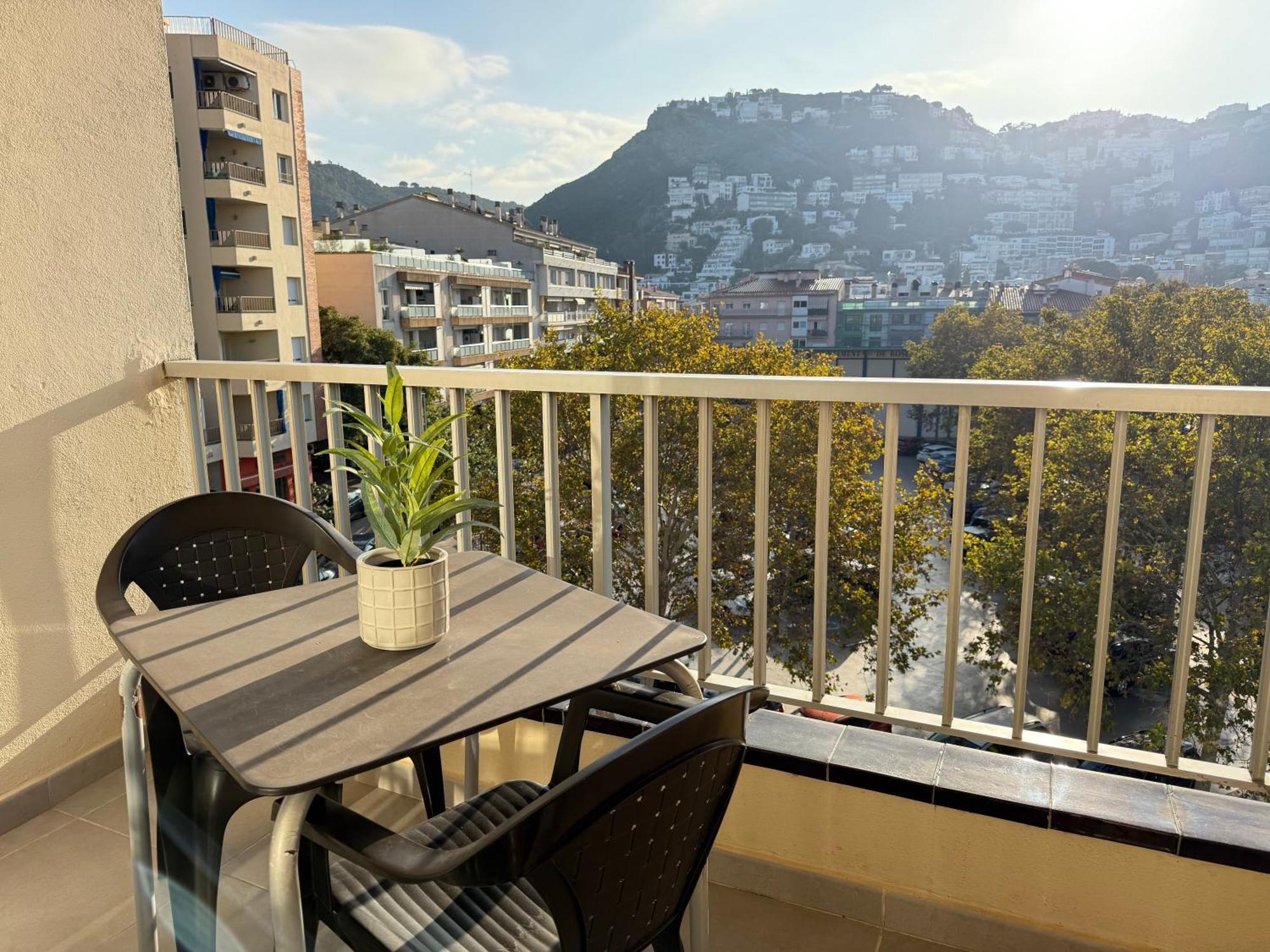Agi Peater Center Apartment Росес Екстериор снимка