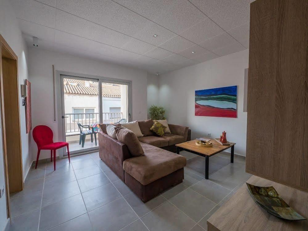 Agi Peater Center Apartment Росес Екстериор снимка